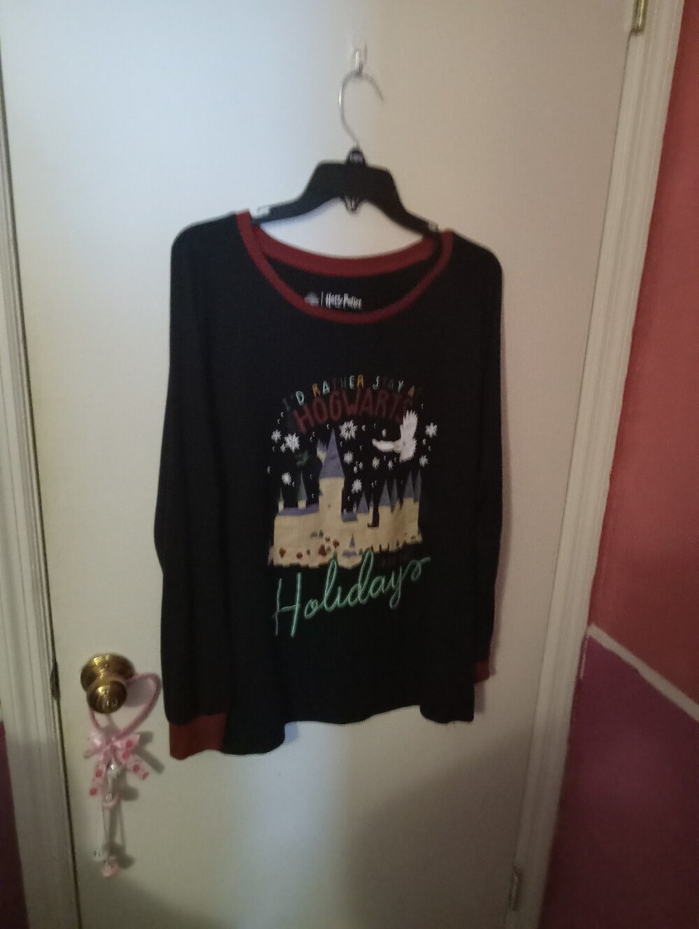 Women's Size XL Harry Potter Hogwarts Holiday Christmas Graphic Print Top